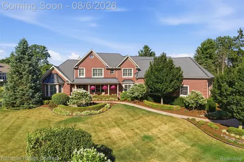 50130 Pine Ct, Plymouth, MI 48170