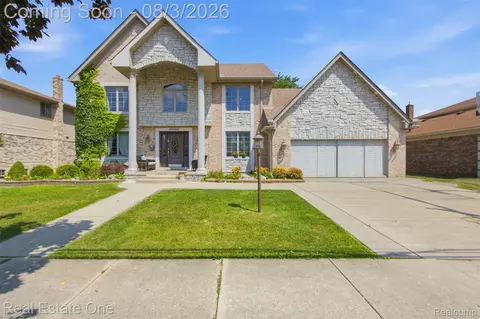 26560 Wilson Dr, Dearborn Heights, MI 48127