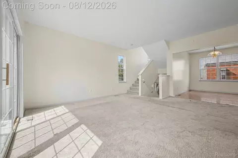 Living - 9 Lyons Ct, Dearborn, MI 48126 photo 2 of 9