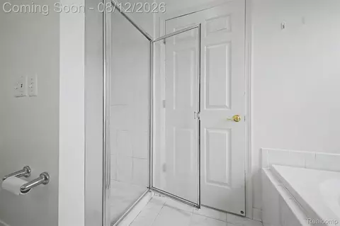 Bath - 9 Lyons Ct, Dearborn, MI 48126 photo 4 of 4