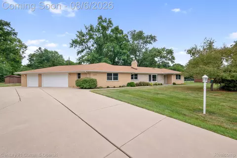 24935 Lakeland St, Farmington Hills, MI 48336