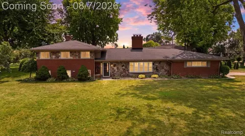 3127 Francesca Dr, Waterford, MI 48329