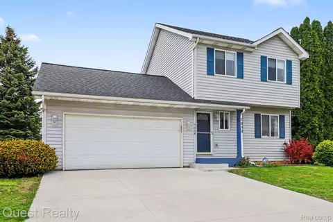 7058 Rolling Hills Dr, Waterford, MI 48327
