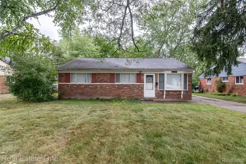 28051 Stuart Ave, Southfield, MI 48076