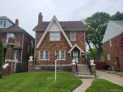 371 Piper Blvd, Detroit, MI 48215