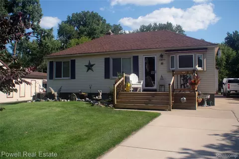 34051 Orangelawn St, Livonia, MI 48150