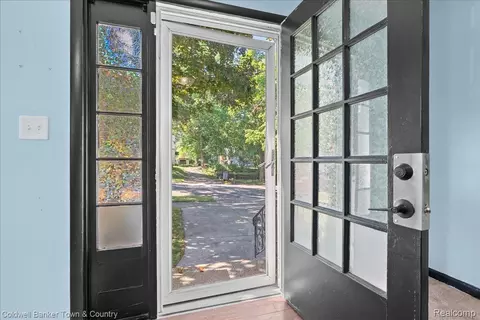 Entry Way - 617 Irvington Ave, Lansing, MI 48910 photo 1 of 3