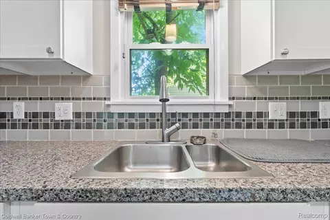 Kitchen - 617 Irvington Ave, Lansing, MI 48910 photo 3 of 3