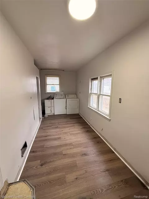 8119 Studebaker Ave, Warren, MI 48089 photo 3