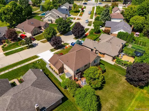 View/Area - 52844 Karon Dr, Macomb, MI 48042 photo 8 of 15