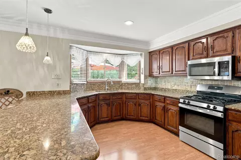 Kitchen - 52844 Karon Dr, Macomb, MI 48042 photo 4 of 5