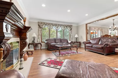 Living - 52844 Karon Dr, Macomb, MI 48042 photo 2 of 4