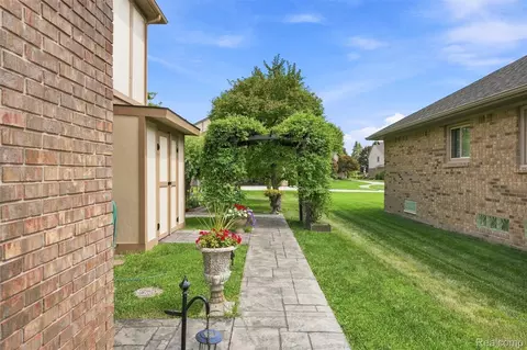 Exterior - 52844 Karon Dr, Macomb, MI 48042 photo 14 of 14