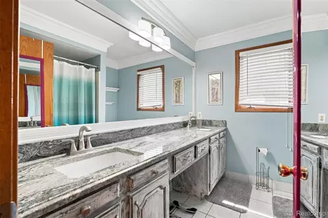 Bath - 52844 Karon Dr, Macomb, MI 48042 photo 1 of 3