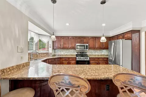 Kitchen - 52844 Karon Dr, Macomb, MI 48042 photo 2 of 5