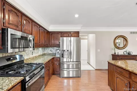 Kitchen - 52844 Karon Dr, Macomb, MI 48042 photo 5 of 5