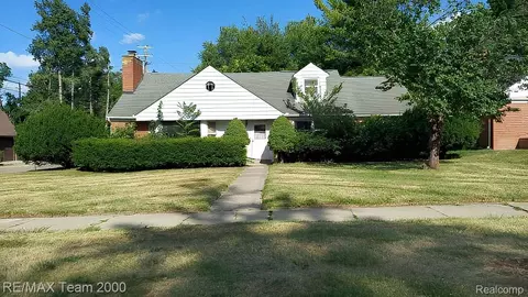 161 Ottawa Dr, Pontiac, MI 48341