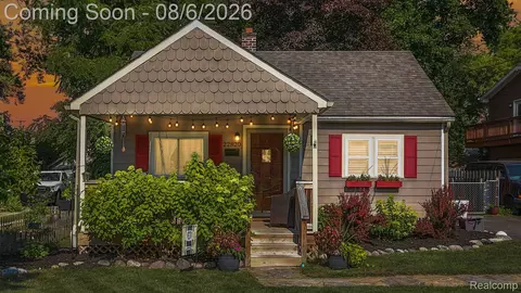 22820 Power Rd, Farmington, MI 48336