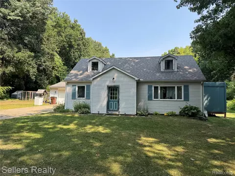 3030 Grange Hall Rd, Groveland, MI 48462