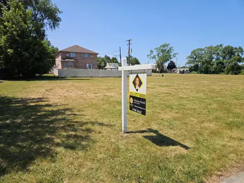 7017 Orchard Ave, Dearborn, MI 48126