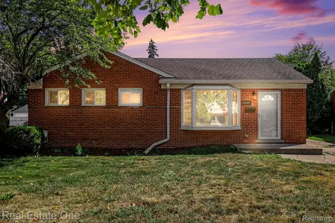 29025 W Chicago St, Livonia, MI 48150