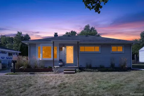 1184 Oak St, Ypsilanti, MI 48198