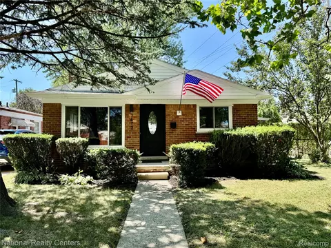 7472 Margaret St, Taylor, MI 48180