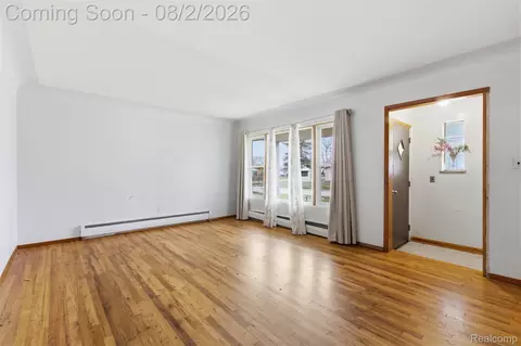 Living - 25253 Eureka Dr, Warren, MI 48091 photo 1 of 1