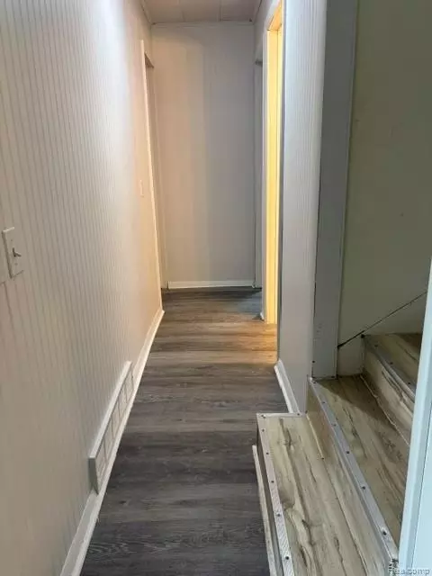 Entry Way - 1297 Maxson St, Flint, MI 48504 photo 2 of 6