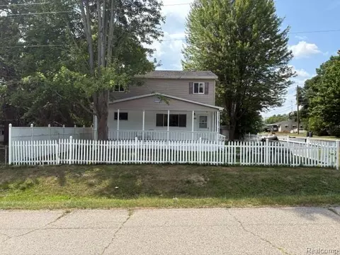 Exterior - 1297 Maxson St, Flint, MI 48504 photo 6 of 6