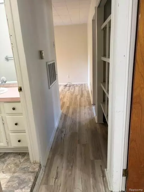 Entry Way - 1297 Maxson St, Flint, MI 48504 photo 3 of 6