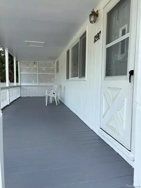 Exterior - 1297 Maxson St, Flint, MI 48504 photo 2 of 6
