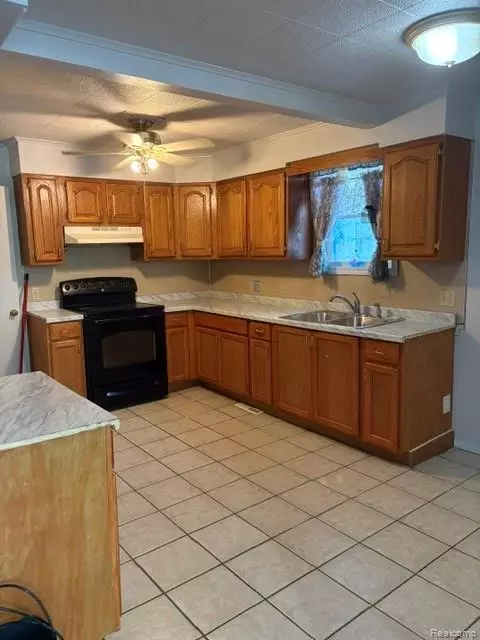 Entry Way - 1297 Maxson St, Flint, MI 48504 photo 1 of 6