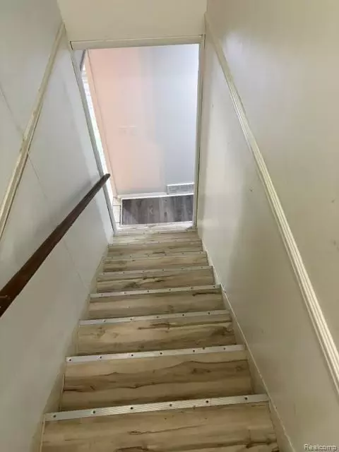 Entry Way - 1297 Maxson St, Flint, MI 48504 photo 5 of 6