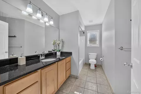 Bath - 21642 Kendyl Ct, Macomb, MI 48044 photo 4 of 5