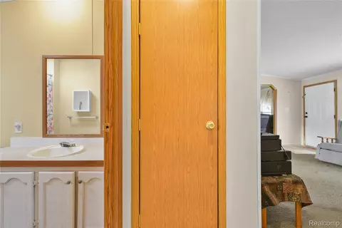 Bath - 13451 Mapleview St, Ash, MI 48117 photo 4 of 5