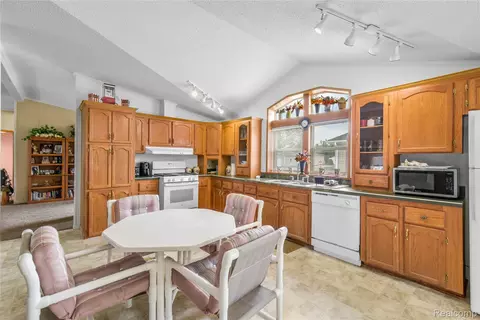 Kitchen - 13451 Mapleview St, Ash, MI 48117 photo 2 of 4