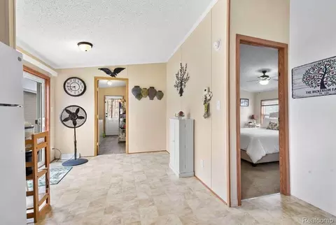 Entry Way - 13451 Mapleview St, Ash, MI 48117 photo 3 of 4