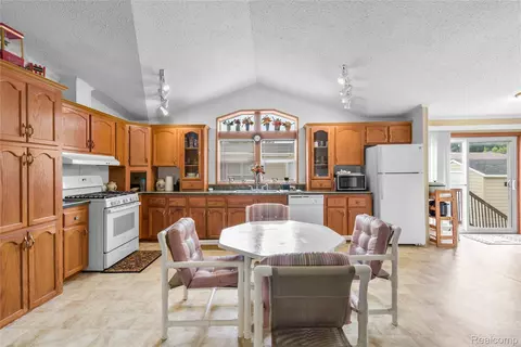 Kitchen - 13451 Mapleview St, Ash, MI 48117 photo 3 of 4
