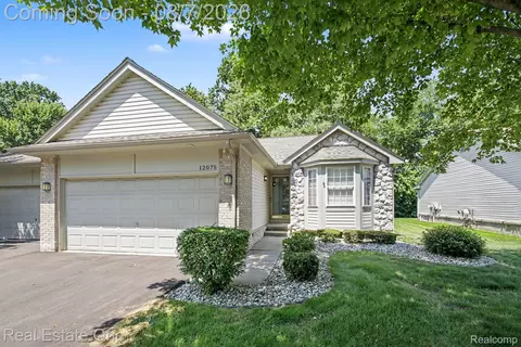 12075 Hickory W, Utica, MI 48315