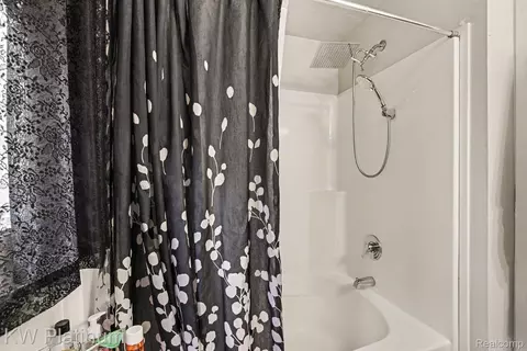 Bath - 57911 Lancaster Rd, Washington, MI 48094 photo 2 of 3