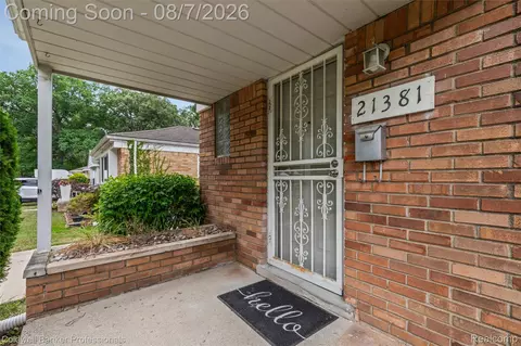 21381 Kipling St, Oak Park, MI 48237