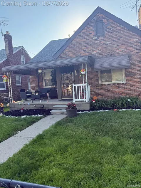 8640 Warwick St, Detroit, MI 48228