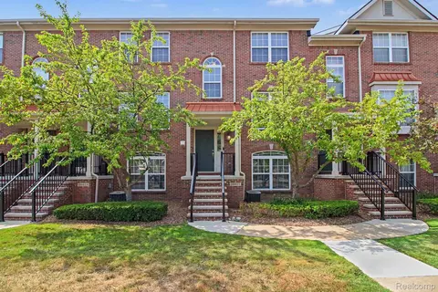 20027 Boardwalk Blvd, Southfield, MI 48075