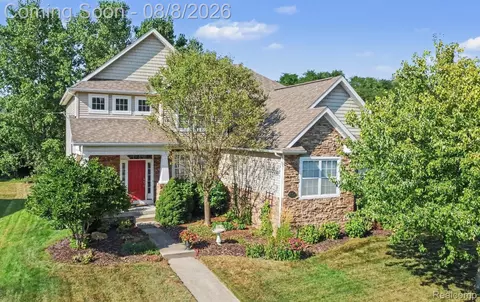 4141 Oak St, Grand Blanc, MI 48439