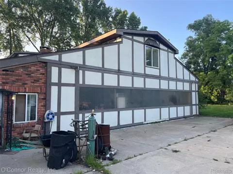 1100 La Croix Rd, Harsens Island, MI 48028