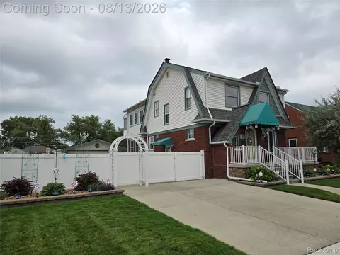 1503 12th St, Wyandotte, MI 48192
