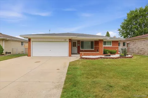 13605 Ascot Dr, Sterling Heights, MI 48312