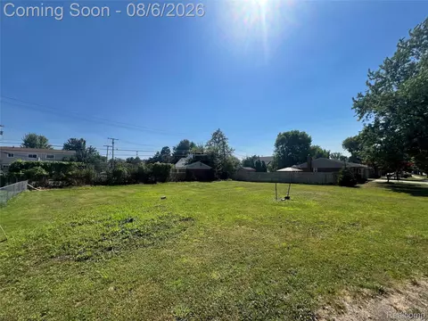 24510 Ramsgate, Clinton, MI 48035