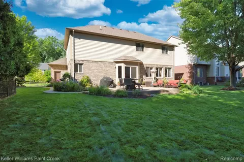 Exterior - 22296 Beech Knoll Dr, Macomb, MI 48044 photo 8 of 9